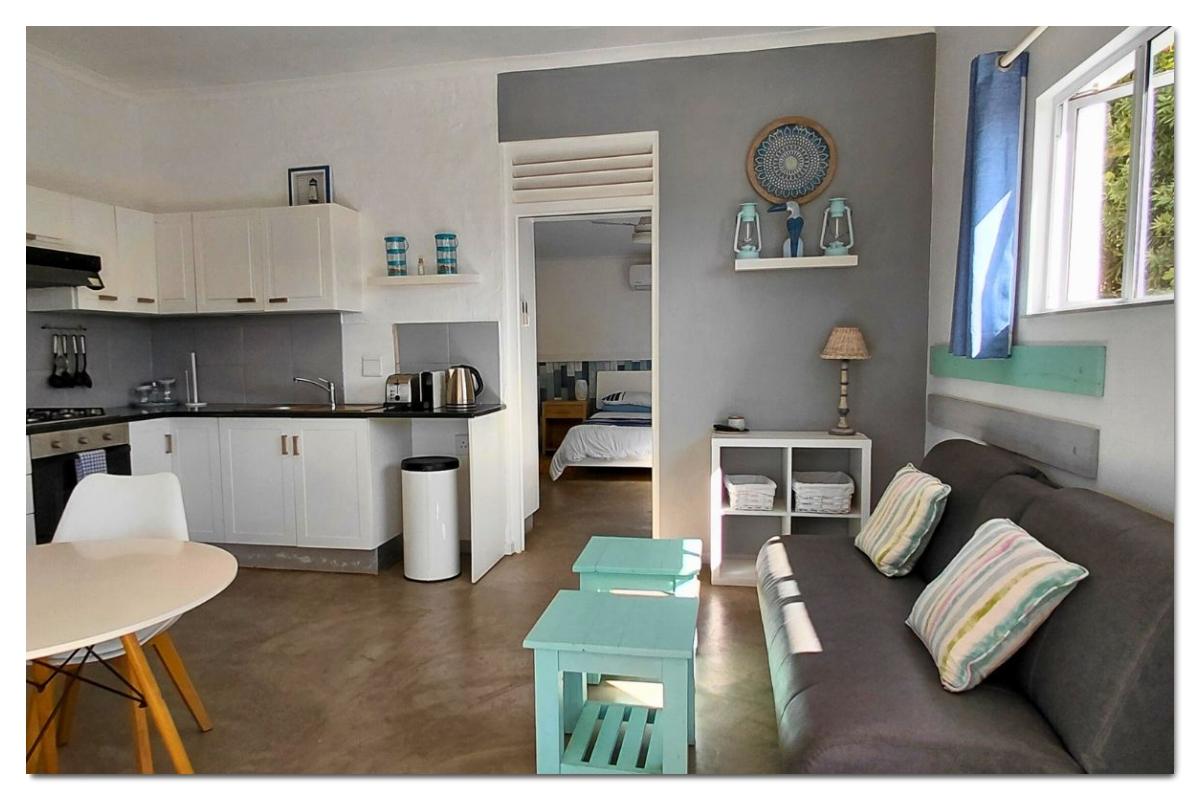 Raggies Cottage Lounge Raggies Cottage Lounge